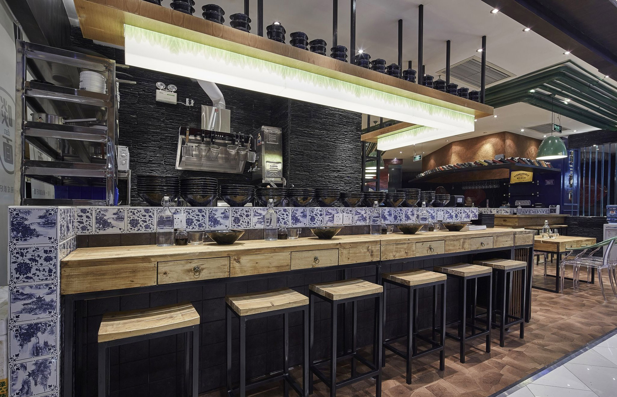 China Jinjiang danmian restaurant furniture_loft style iron high bar tables and high bar stools