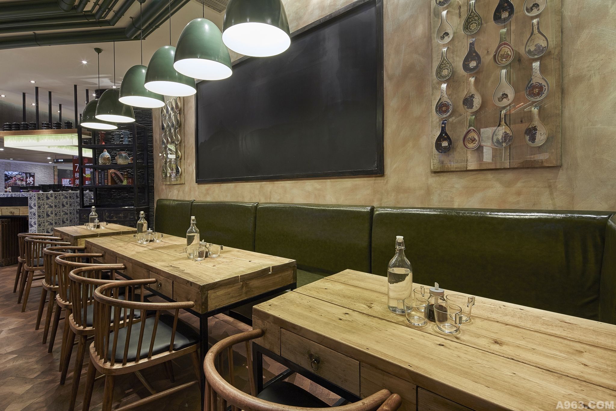 China Jinjiang danmian restaurant furniture_wood arm round restaurant chairs and vinyl restaurant booth seating