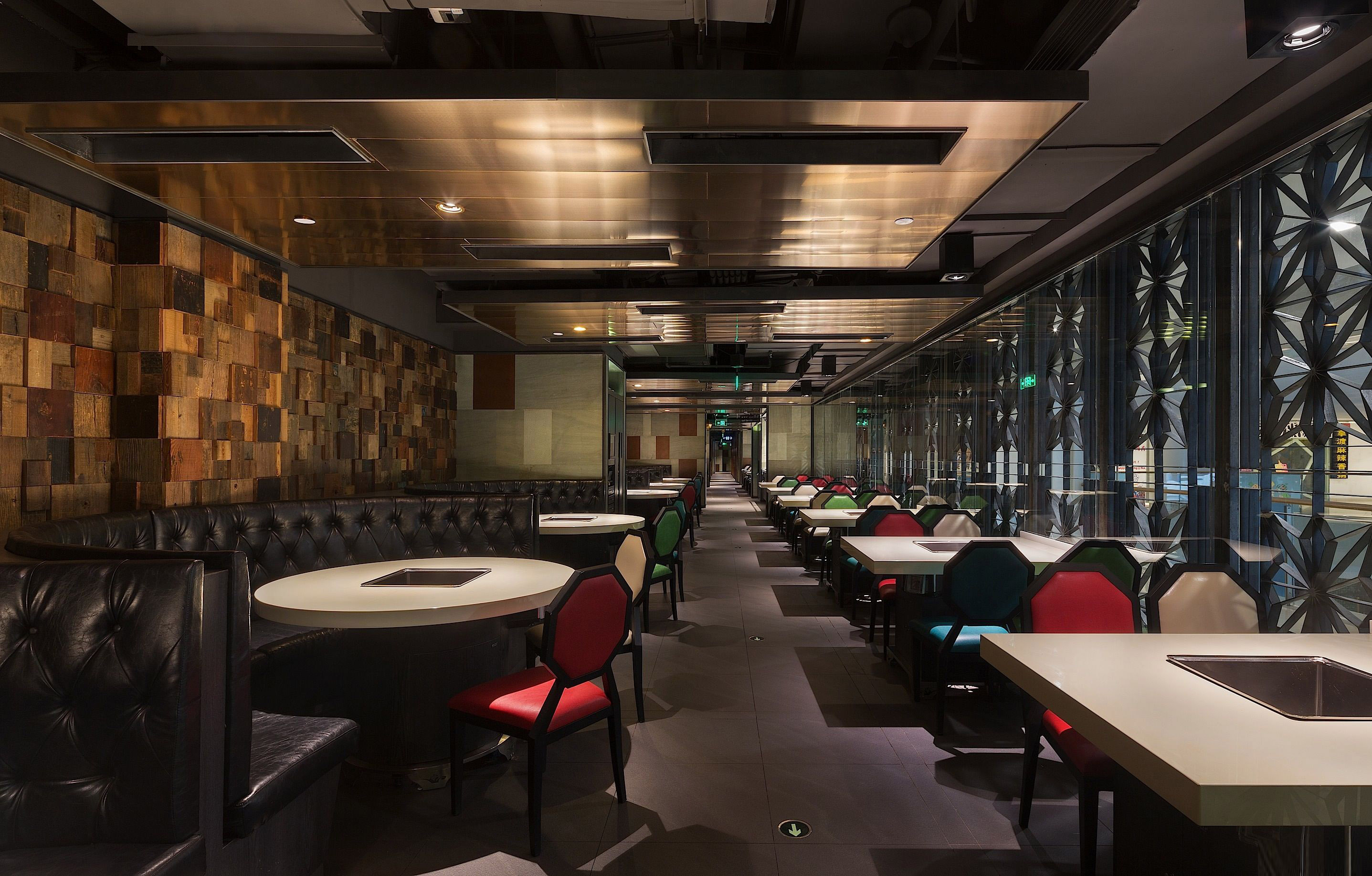 Hongkong Haidilao hot pot restaurant furniture_marble hot pot table and U shape button lether dining booth sofas