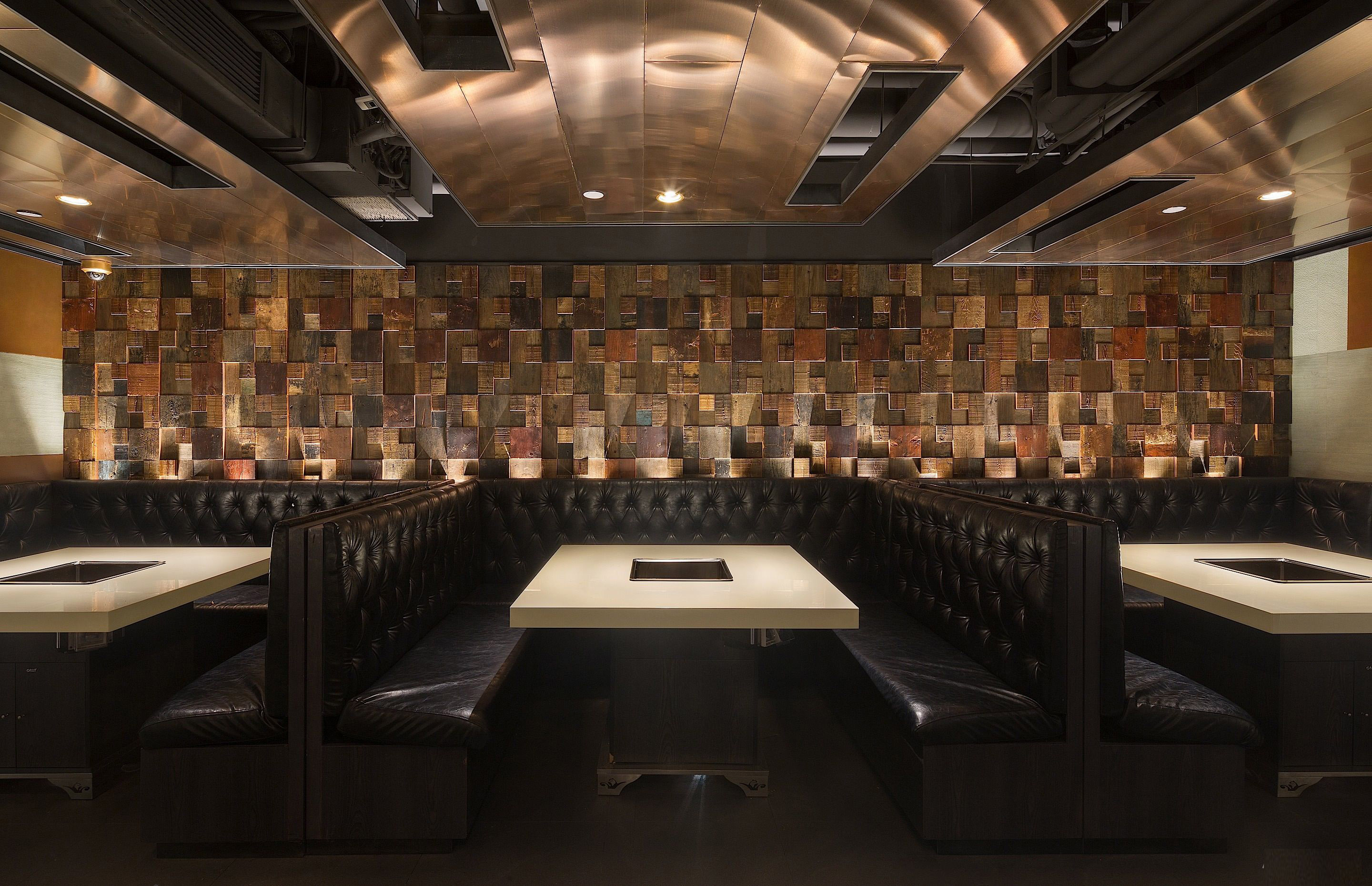 Hongkong Haidilao hot pot restaurant furniture_marble hot pot table and U shape button lether dining booth sofas