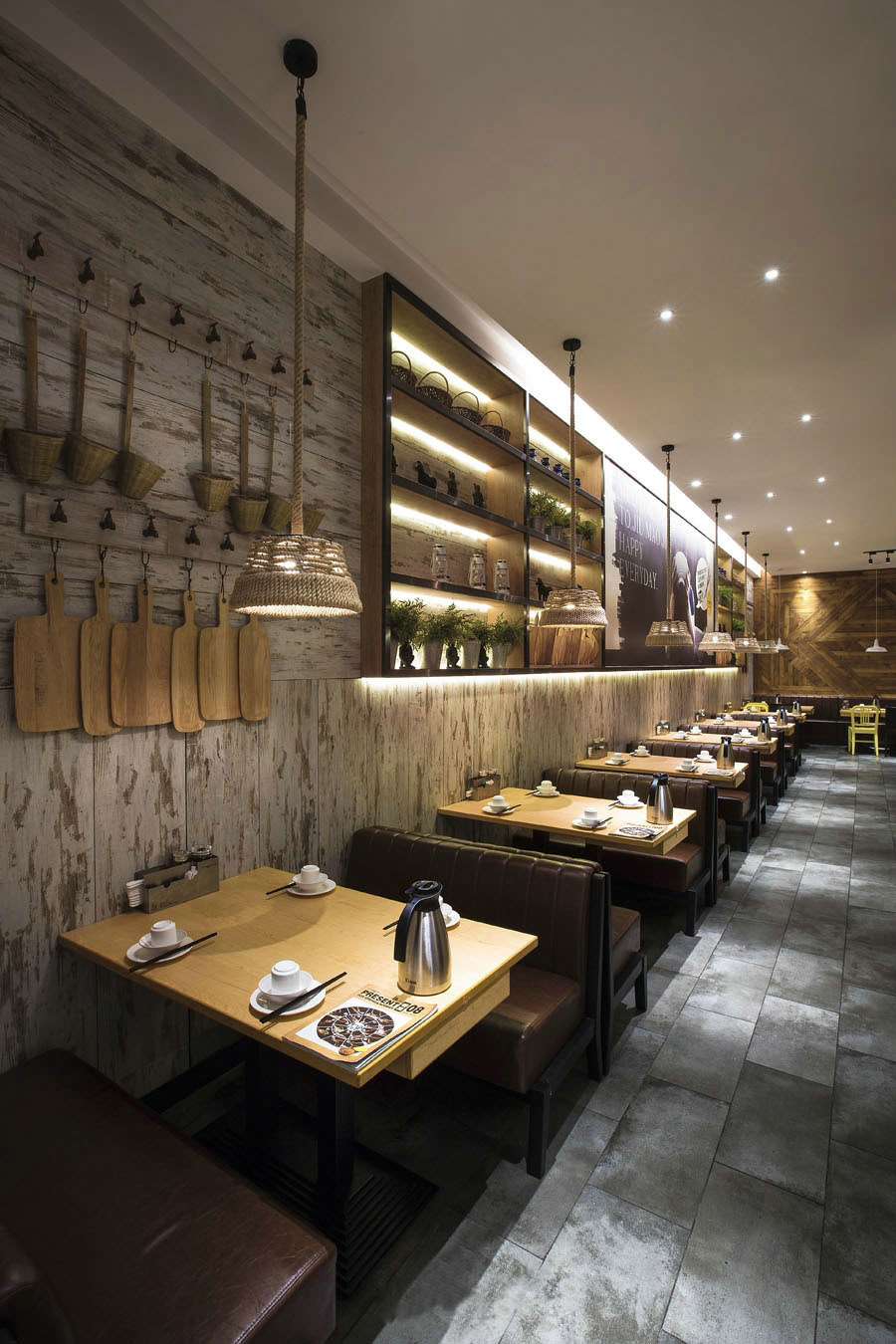 Hongkong jiumaojiu restaurant furniture_wood restaurant table and stripe dining booth seating set